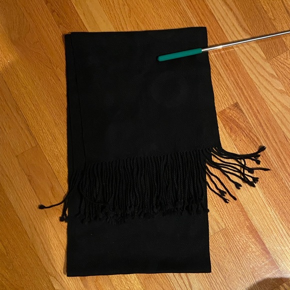 COACH 100% Cashmere Logo Over-Sized Wrap Scarf - Picture 7 of 7